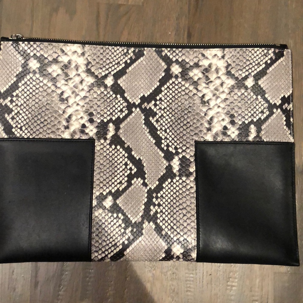 Tory Burch black & white T clutch